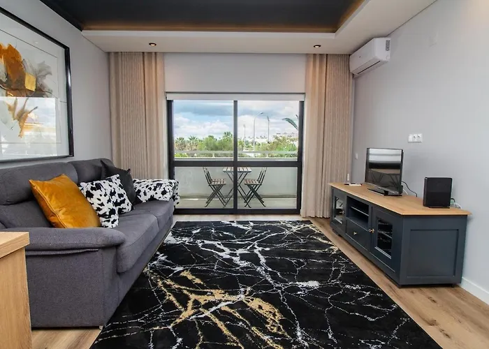 Oasis By Ici Apartment